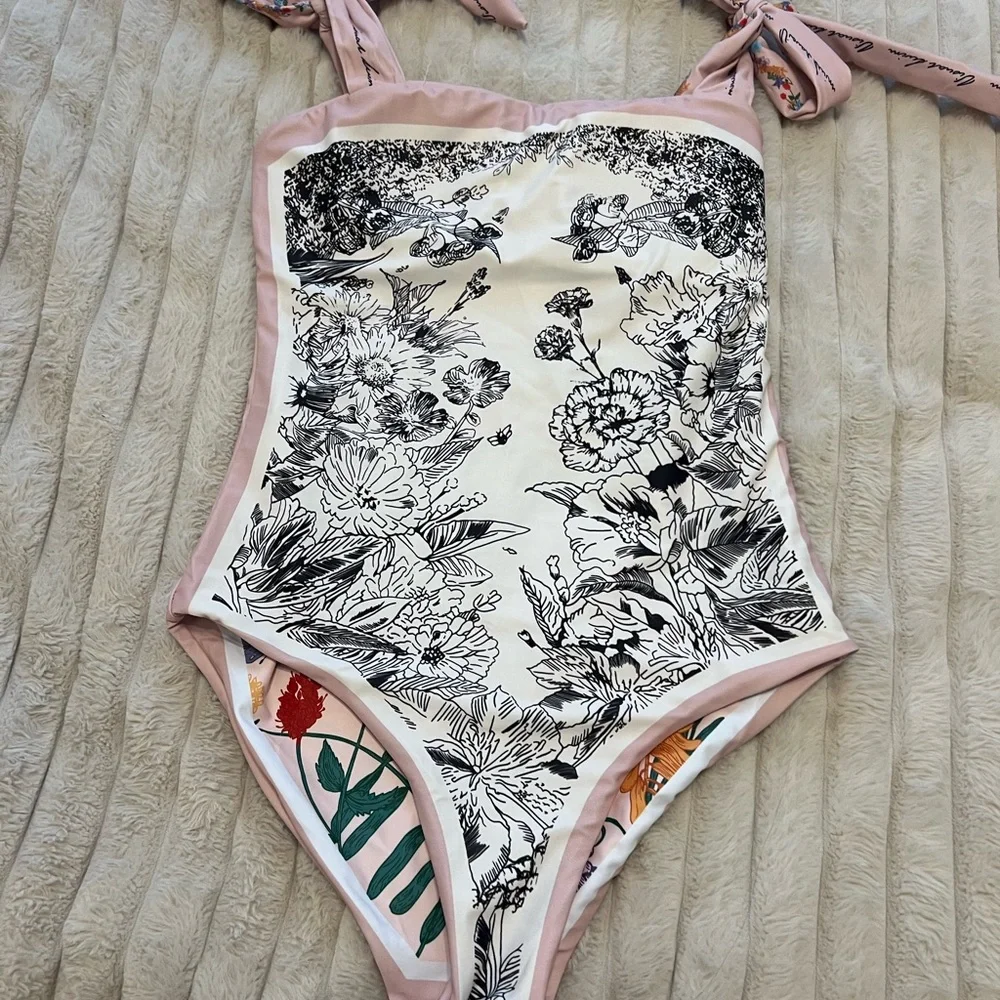 Floral One-Piece reversible Swimsuit 2 in 1 - Picture 5 of 9